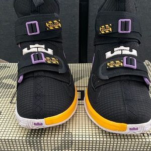 Used Authentic Nike Lebron Sneakers